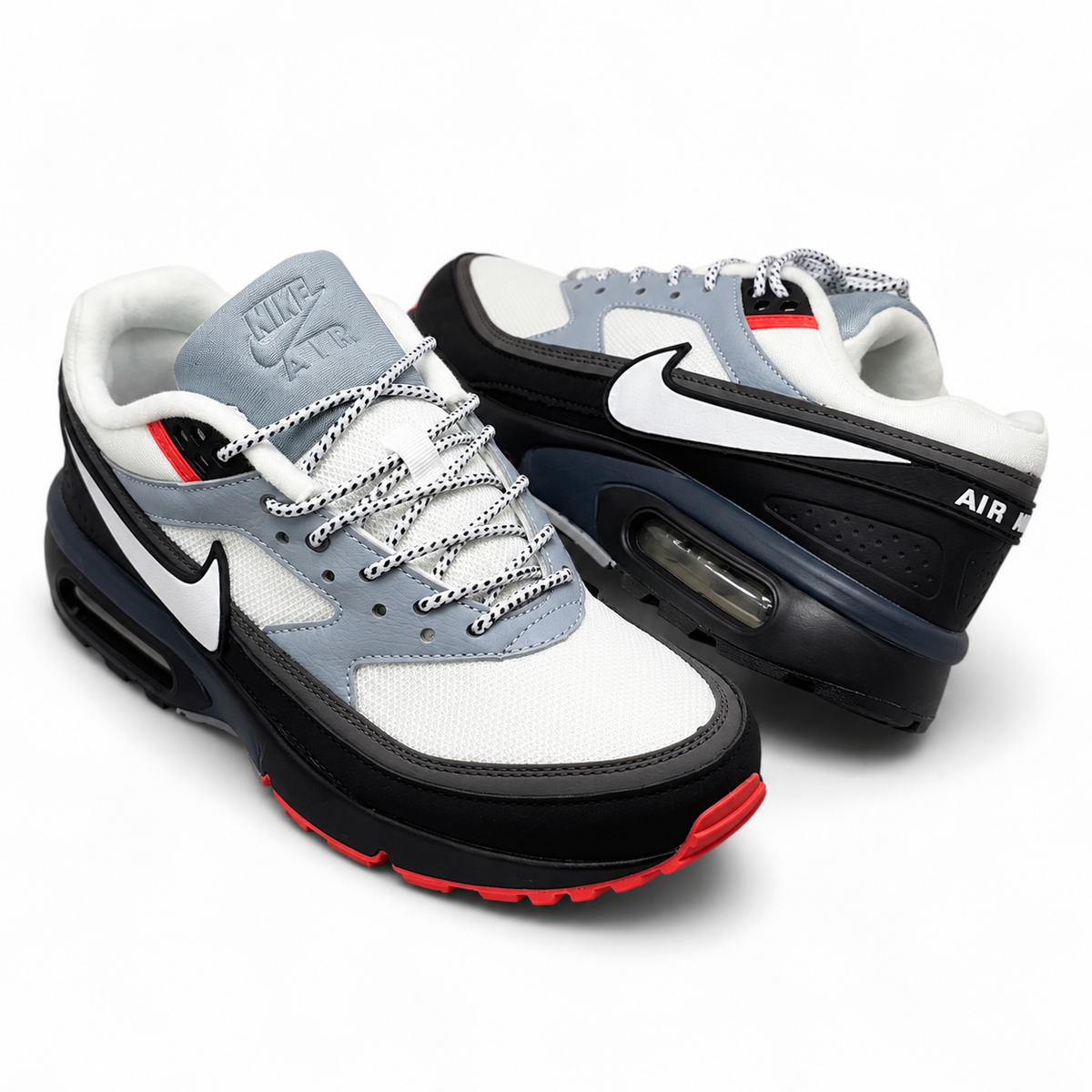 Air Max Gris, Noir & Blanc – Détails Rouges