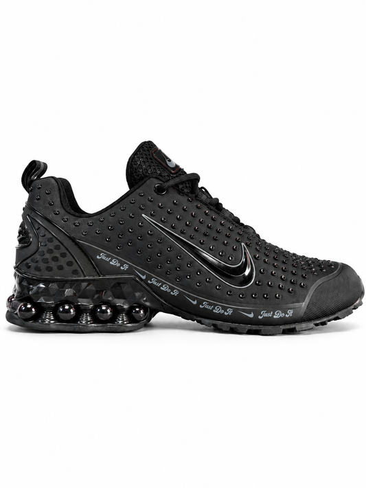 Nike Shox Noir – Performance & Style