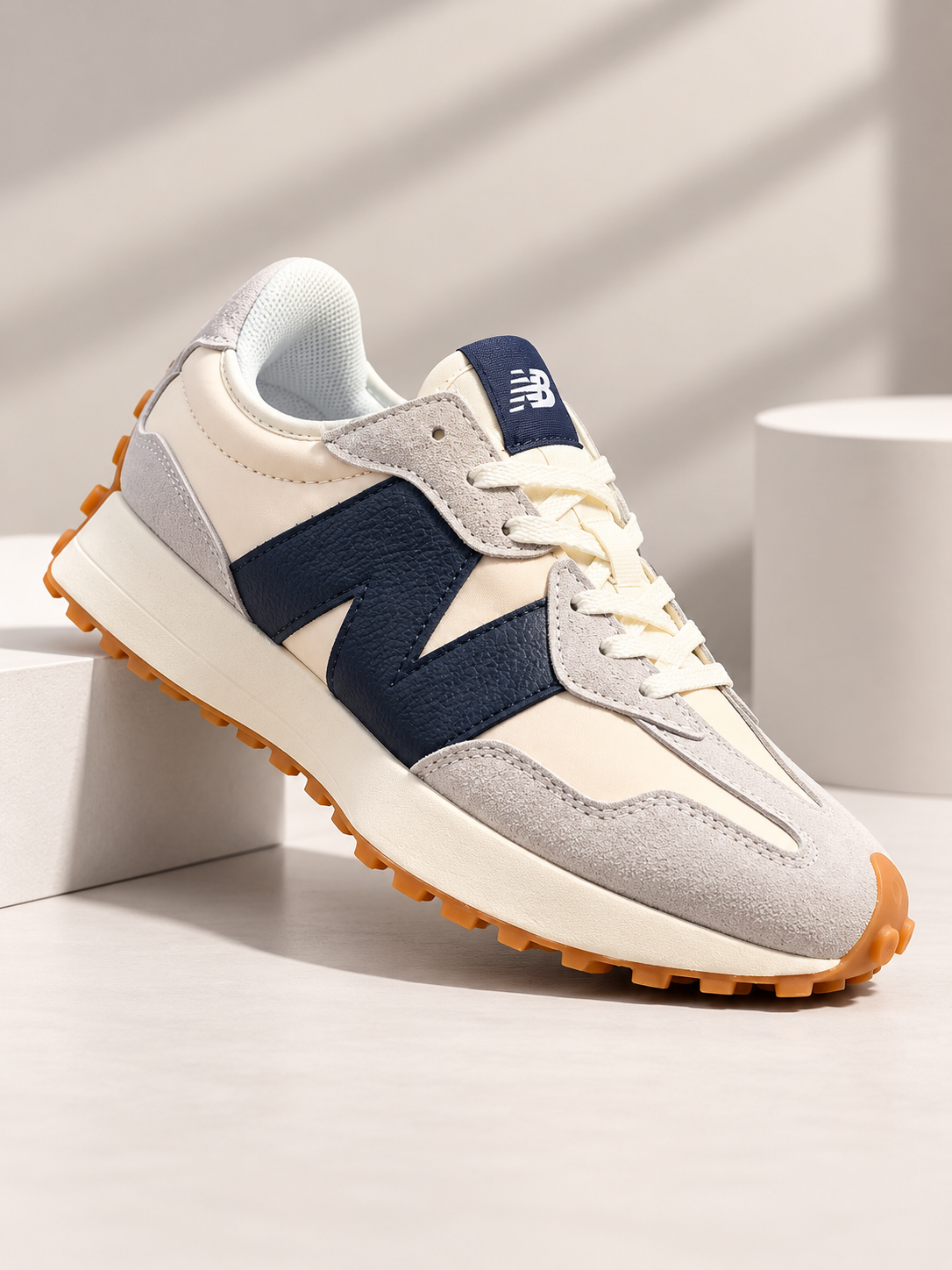 New Balance 574 – Beige & Bleu Marine