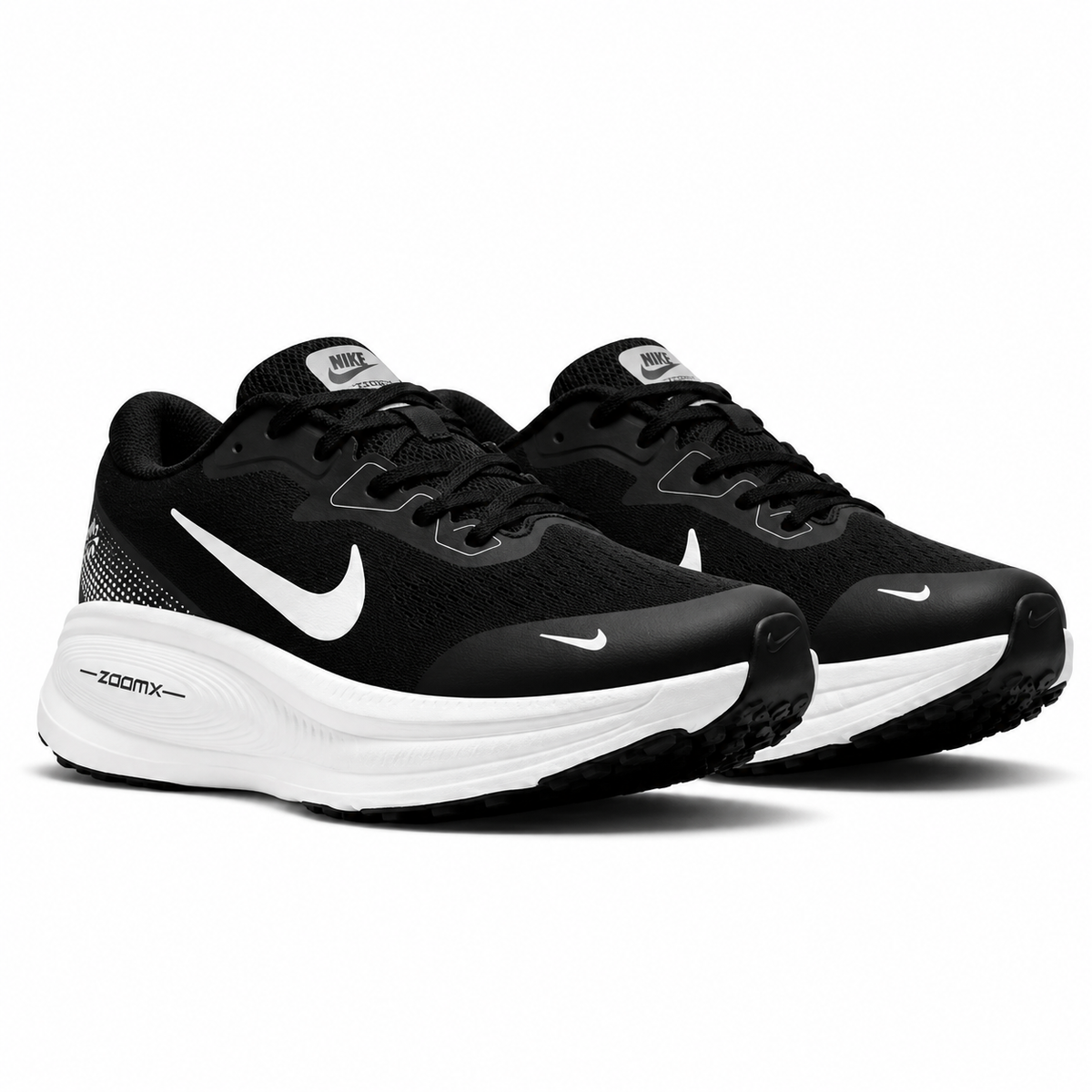 Nike ZoomX – Noir / Blanc  Performance, confort et élégance dans une silhouette moderne.