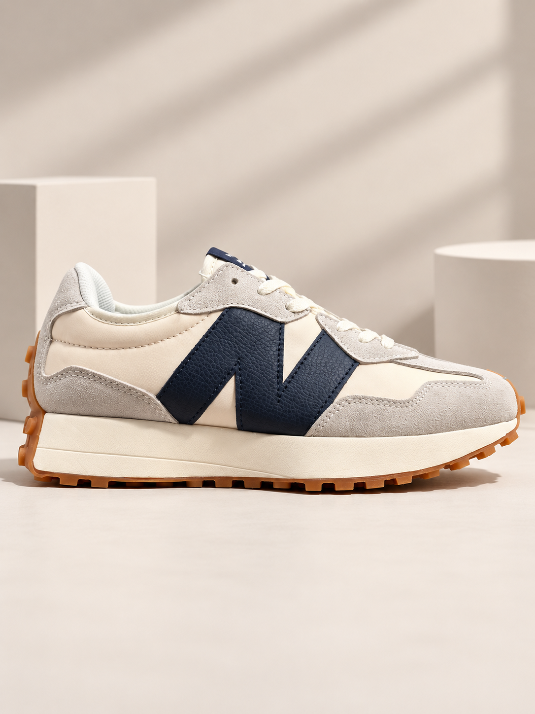New Balance 574 – Beige & Bleu Marine