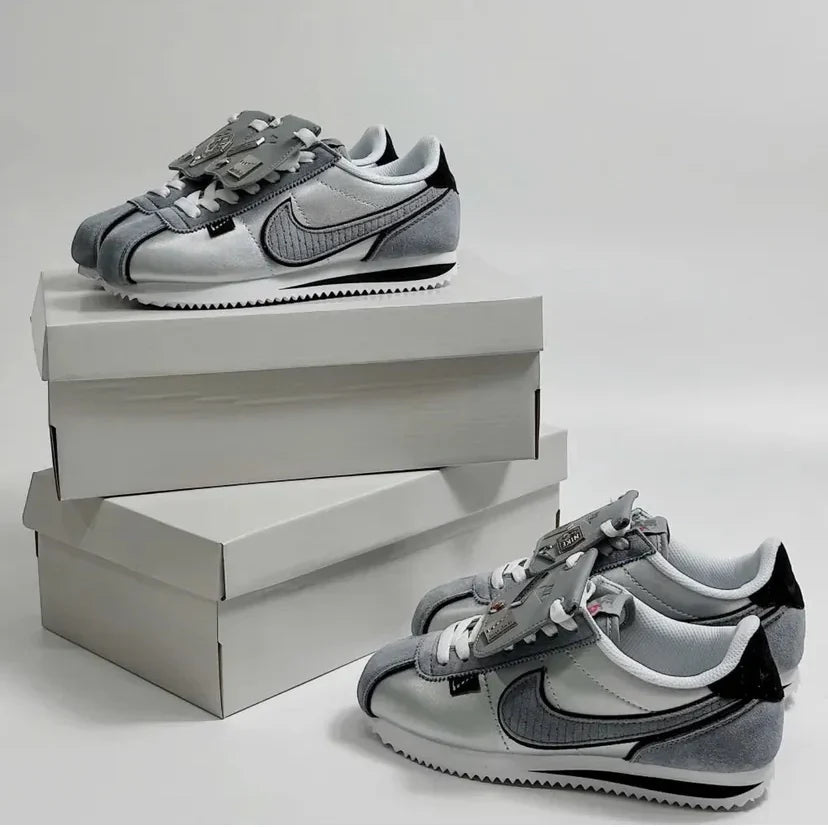 Nike Cortez Premium Gris & Blanc – Sneaker Rétro au Style Distinctif