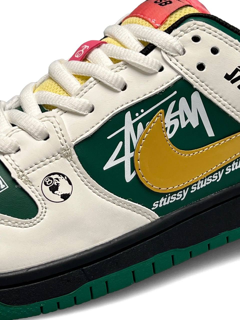 Nike Dunk Low x Stüssy « Green / Gold »