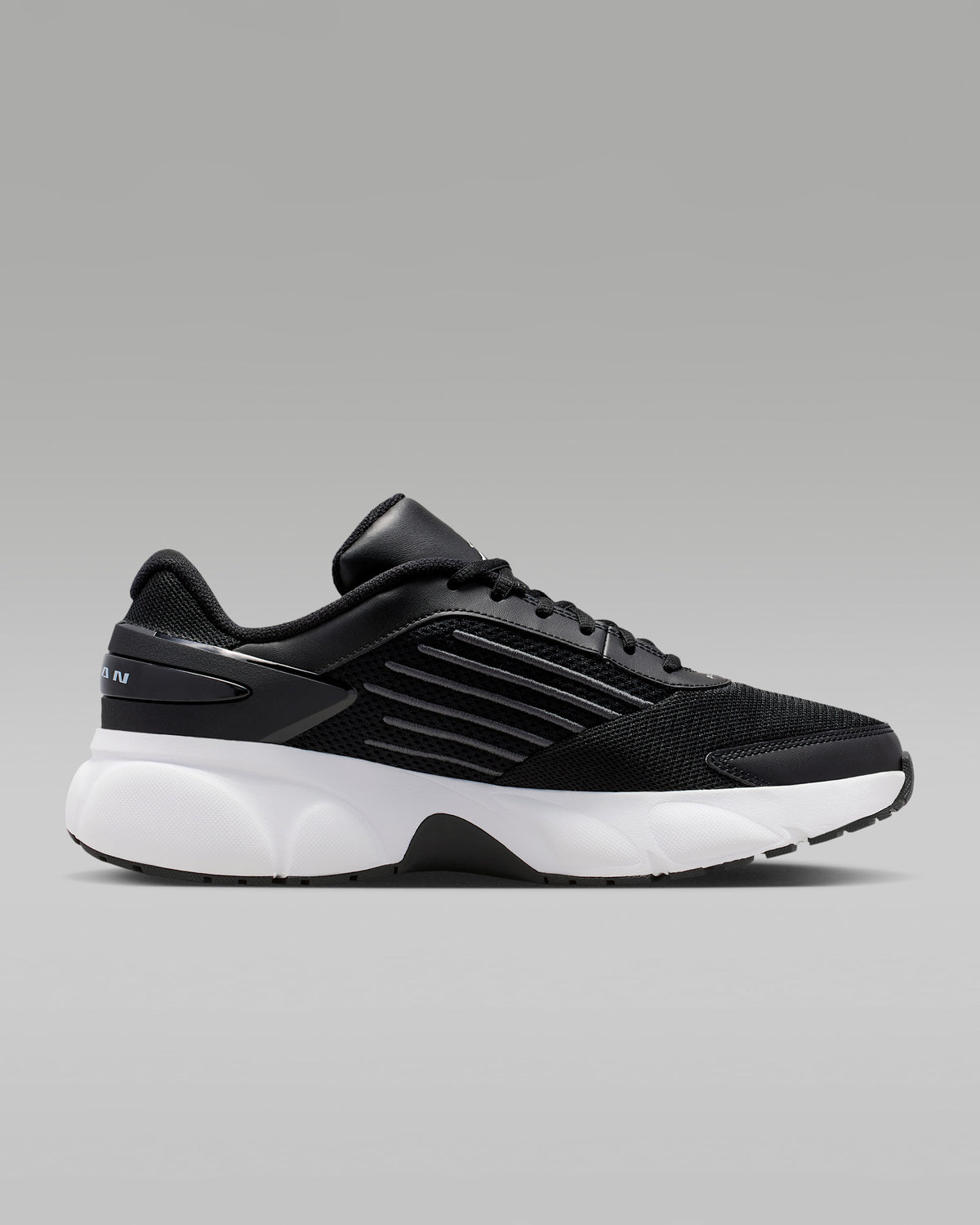Jordan Trunner Flow – Noir & Blanc