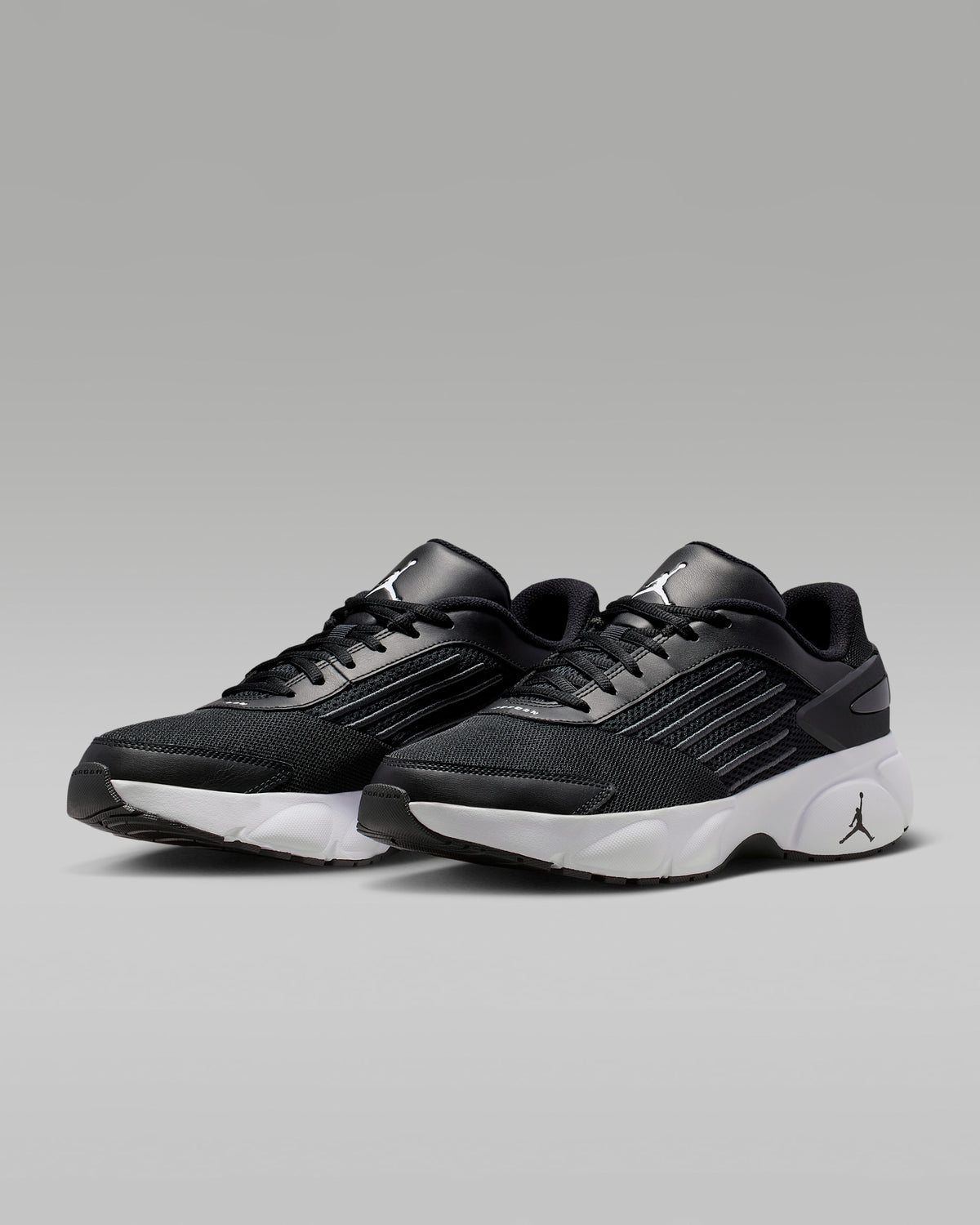 Jordan Trunner Flow – Noir & Blanc